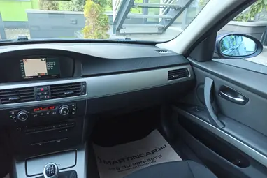 BMW 318d Touring Toledoblau Metallic +Első Tulajdonostól +Friss Műszaki +3X-s GARANCIA !!