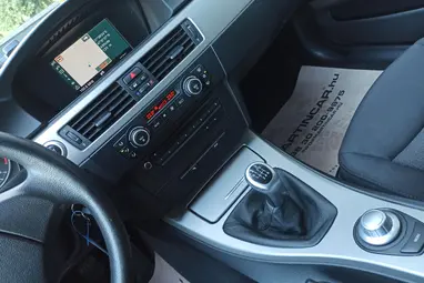 BMW 318d Touring Toledoblau Metallic +Első Tulajdonostól +Friss Műszaki +3X-s GARANCIA !!