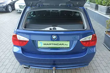 BMW 318d Touring Toledoblau Metallic +Első Tulajdonostól +Friss Műszaki +3X-s GARANCIA !!