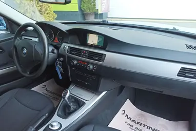 BMW 318d Touring Toledoblau Metallic +Első Tulajdonostól +Friss Műszaki +3X-s GARANCIA !!