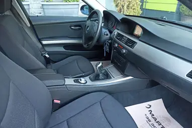 BMW 318d Touring Toledoblau Metallic +Első Tulajdonostól +Friss Műszaki +3X-s GARANCIA !!