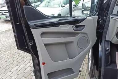 FORD TRANSIT Tourneo Custom 2.0 TDCi 320 L1H1 Titanium (Automata) (9 személyes ) Shadow Black +Eredeti Mo.+1. tulaj +Keveset futott +3X-s GARANCIA !!