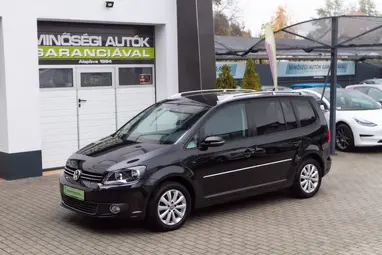 VOLKSWAGEN TOURAN 1.4 TSI Highline DSG [7 személy] Deep Black Pearl +1.Tulajdonostól +Vezetett Szervizkönyv +3X-s GARANCIA !!