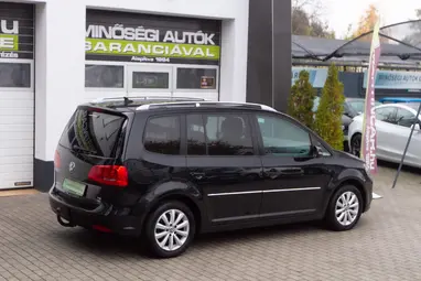 VOLKSWAGEN TOURAN 1.4 TSI Highline DSG [7 személy] Deep Black Pearl +1.Tulajdonostól +Vezetett Szervizkönyv +3X-s GARANCIA !!