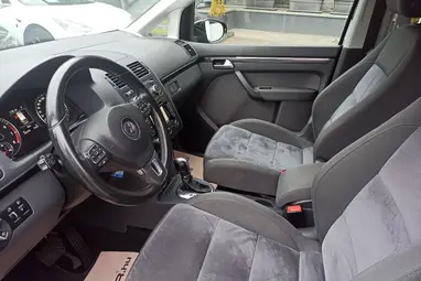 VOLKSWAGEN TOURAN 1.4 TSI Highline DSG [7 személy] Deep Black Pearl +1.Tulajdonostól +Vezetett Szervizkönyv +3X-s GARANCIA !!