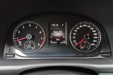 VOLKSWAGEN TOURAN 1.4 TSI Highline DSG [7 személy] Deep Black Pearl +1.Tulajdonostól +Vezetett Szervizkönyv +3X-s GARANCIA !!