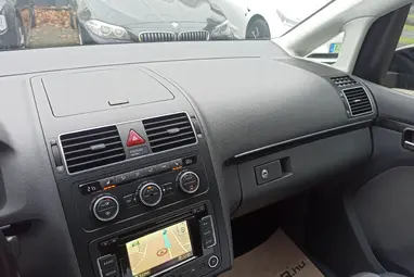 VOLKSWAGEN TOURAN 1.4 TSI Highline DSG [7 személy] Deep Black Pearl +1.Tulajdonostól +Vezetett Szervizkönyv +3X-s GARANCIA !!