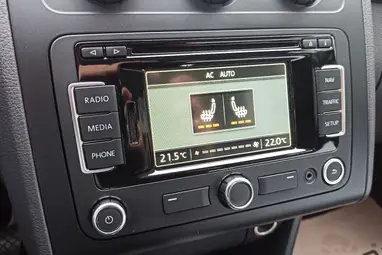 VOLKSWAGEN TOURAN 1.4 TSI Highline DSG [7 személy] Deep Black Pearl +1.Tulajdonostól +Vezetett Szervizkönyv +3X-s GARANCIA !!