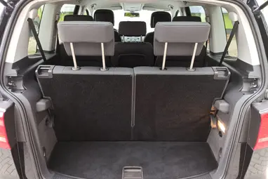 VOLKSWAGEN TOURAN 1.4 TSI Highline DSG [7 személy] Deep Black Pearl +1.Tulajdonostól +Vezetett Szervizkönyv +3X-s GARANCIA !!