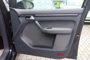 VOLKSWAGEN TOURAN 1.4 TSI Highline DSG [7 személy] Deep Black Pearl +1.Tulajdonostól +Vezetett Szervizkönyv +3X-s GARANCIA !!