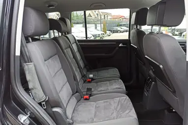 VOLKSWAGEN TOURAN 1.4 TSI Highline DSG [7 személy] Deep Black Pearl +1.Tulajdonostól +Vezetett Szervizkönyv +3X-s GARANCIA !!