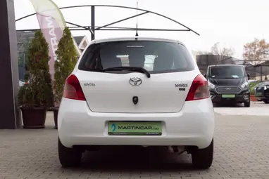 TOYOTA YARIS 1.3 Terra Ice Polar White +Első Tulajdonostól +Keveset futott +3X-s GARANCIA !!