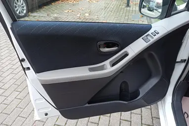 TOYOTA YARIS 1.3 Terra Ice Polar White +Első Tulajdonostól +Keveset futott +3X-s GARANCIA !!