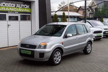 FORD FUSION 1.4 Style Polar Silver Metallic +CSAK 25E. km +Első Tulajdonostól +3X-s GARANCIA !!