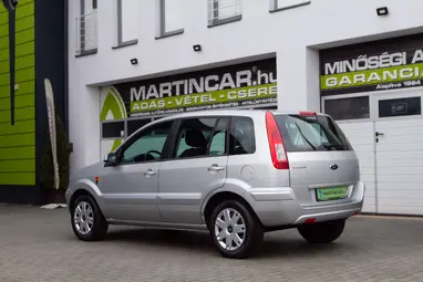 FORD FUSION 1.4 Style Polar Silver Metallic +CSAK 25E. km +Első Tulajdonostól +3X-s GARANCIA !!