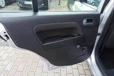 FORD FUSION 1.4 Style Polar Silver Metallic +CSAK 25E. km +Első Tulajdonostól +3X-s GARANCIA !!