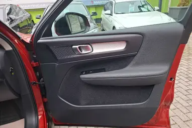 VOLVO XC40 1.5 [T4] Recharge R-Design Expression Geartronic Fusion Red Metallic +Erdeti Magyar Autó +CSAK 41.E km +3X-s GARANCIA !!