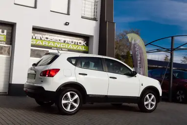 NISSAN QASHQAI 1.6 Visia 2WD White +Első Tulajdonostól +Keveset futott +3X-s GARANCIA !!