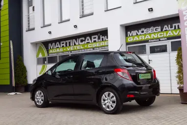 TOYOTA YARIS 1.0 Active Black Sand Pearl +Első Tulajdonostól +3X-s GARANCIA !!