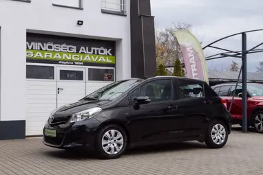 TOYOTA YARIS 1.0 Active Black Sand Pearl +Első Tulajdonostól +3X-s GARANCIA !!