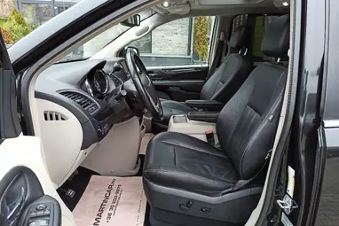 CHRYSLER TOWN & COUNTRY Black Crystal 7 Személyes +1.Mo-i Tulajdonos +Keveset futott +3X-s GARANCIA !!