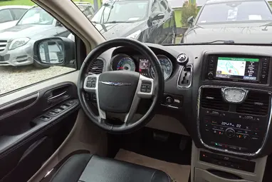 CHRYSLER TOWN & COUNTRY Black Crystal 7 Személyes +1.Mo-i Tulajdonos +Keveset futott +3X-s GARANCIA !!