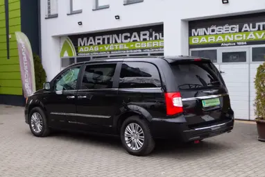 CHRYSLER TOWN & COUNTRY Black Crystal 7 Személyes +1.Mo-i Tulajdonos +Keveset futott +3X-s GARANCIA !!