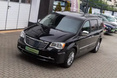 CHRYSLER TOWN & COUNTRY Black Crystal 7 Személyes +1.Mo-i Tulajdonos +Keveset futott +3X-s GARANCIA !!