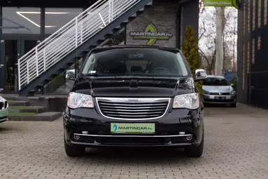 CHRYSLER TOWN & COUNTRY Black Crystal 7 Személyes +1.Mo-i Tulajdonos +Keveset futott +3X-s GARANCIA !!