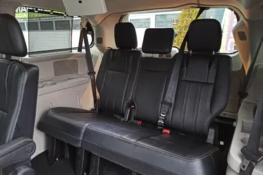 CHRYSLER TOWN & COUNTRY Black Crystal 7 Személyes +1.Mo-i Tulajdonos +Keveset futott +3X-s GARANCIA !!