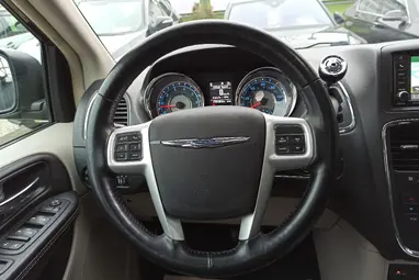 CHRYSLER TOWN & COUNTRY Black Crystal 7 Személyes +1.Mo-i Tulajdonos +Keveset futott +3X-s GARANCIA !!