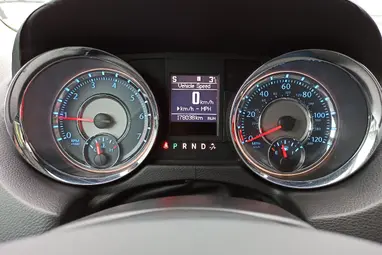 CHRYSLER TOWN & COUNTRY Black Crystal 7 Személyes +1.Mo-i Tulajdonos +Keveset futott +3X-s GARANCIA !!