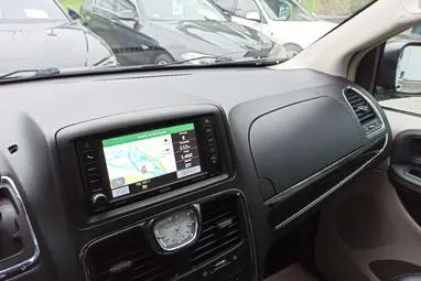 CHRYSLER TOWN & COUNTRY Black Crystal 7 Személyes +1.Mo-i Tulajdonos +Keveset futott +3X-s GARANCIA !!