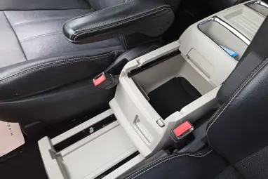 CHRYSLER TOWN & COUNTRY Black Crystal 7 Személyes +1.Mo-i Tulajdonos +Keveset futott +3X-s GARANCIA !!