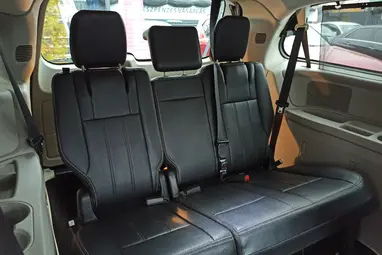 CHRYSLER TOWN & COUNTRY Black Crystal 7 Személyes +1.Mo-i Tulajdonos +Keveset futott +3X-s GARANCIA !!