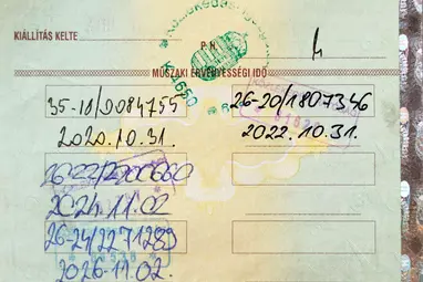 CHRYSLER TOWN & COUNTRY Black Crystal 7 Személyes +1.Mo-i Tulajdonos +Keveset futott +3X-s GARANCIA !!