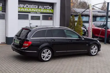 MERCEDES-BENZ C 180 T BlueEFFICIENCY Avantgarde Obsidian Black Metallic +Első Tulajdonostól +Friss Műszaki +3X-s GARANCIA !!