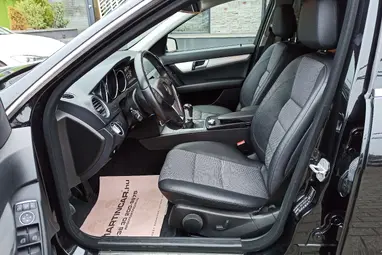 MERCEDES-BENZ C 180 T BlueEFFICIENCY Avantgarde Obsidian Black Metallic +Első Tulajdonostól +Friss Műszaki +3X-s GARANCIA !!