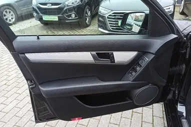 MERCEDES-BENZ C 180 T BlueEFFICIENCY Avantgarde Obsidian Black Metallic +Első Tulajdonostól +Friss Műszaki +3X-s GARANCIA !!