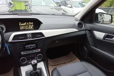 MERCEDES-BENZ C 180 T BlueEFFICIENCY Avantgarde Obsidian Black Metallic +Első Tulajdonostól +Friss Műszaki +3X-s GARANCIA !!