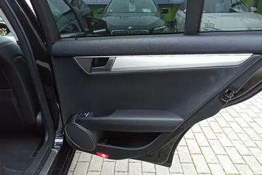 MERCEDES-BENZ C 180 T BlueEFFICIENCY Avantgarde Obsidian Black Metallic +Első Tulajdonostól +Friss Műszaki +3X-s GARANCIA !!