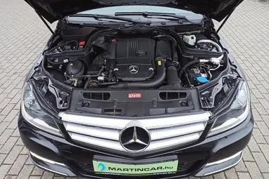 MERCEDES-BENZ C 180 T BlueEFFICIENCY Avantgarde Obsidian Black Metallic +Első Tulajdonostól +Friss Műszaki +3X-s GARANCIA !!