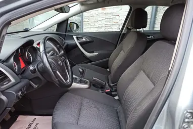 OPEL ASTRA J Sports Tourer 2.0 CDTI Cosmo Silver Lake Metallic +1.Mo-i Tulaj +Vezérlés csere +3X-s GARANCIA !!