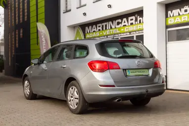 OPEL ASTRA J Sports Tourer 2.0 CDTI Cosmo Silver Lake Metallic +1.Mo-i Tulaj +Vezérlés csere +3X-s GARANCIA !!