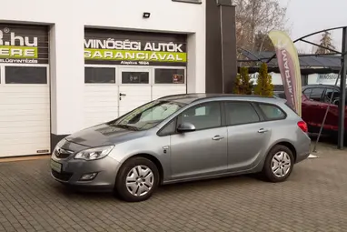 OPEL ASTRA J Sports Tourer 2.0 CDTI Cosmo Silver Lake Metallic +1.Mo-i Tulaj +Vezérlés csere +3X-s GARANCIA !!