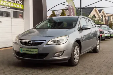 OPEL ASTRA J Sports Tourer 2.0 CDTI Cosmo Silver Lake Metallic +1.Mo-i Tulaj +Vezérlés csere +3X-s GARANCIA !!