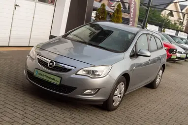 OPEL ASTRA J Sports Tourer 2.0 CDTI Cosmo Silver Lake Metallic +1.Mo-i Tulaj +Vezérlés csere +3X-s GARANCIA !!