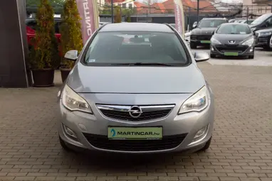 OPEL ASTRA J Sports Tourer 2.0 CDTI Cosmo Silver Lake Metallic +1.Mo-i Tulaj +Vezérlés csere +3X-s GARANCIA !!