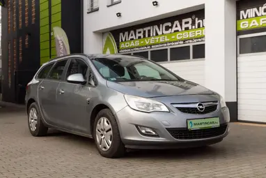 OPEL ASTRA J Sports Tourer 2.0 CDTI Cosmo Silver Lake Metallic +1.Mo-i Tulaj +Vezérlés csere +3X-s GARANCIA !!