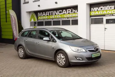 OPEL ASTRA J Sports Tourer 2.0 CDTI Cosmo Silver Lake Metallic +1.Mo-i Tulaj +Vezérlés csere +3X-s GARANCIA !!